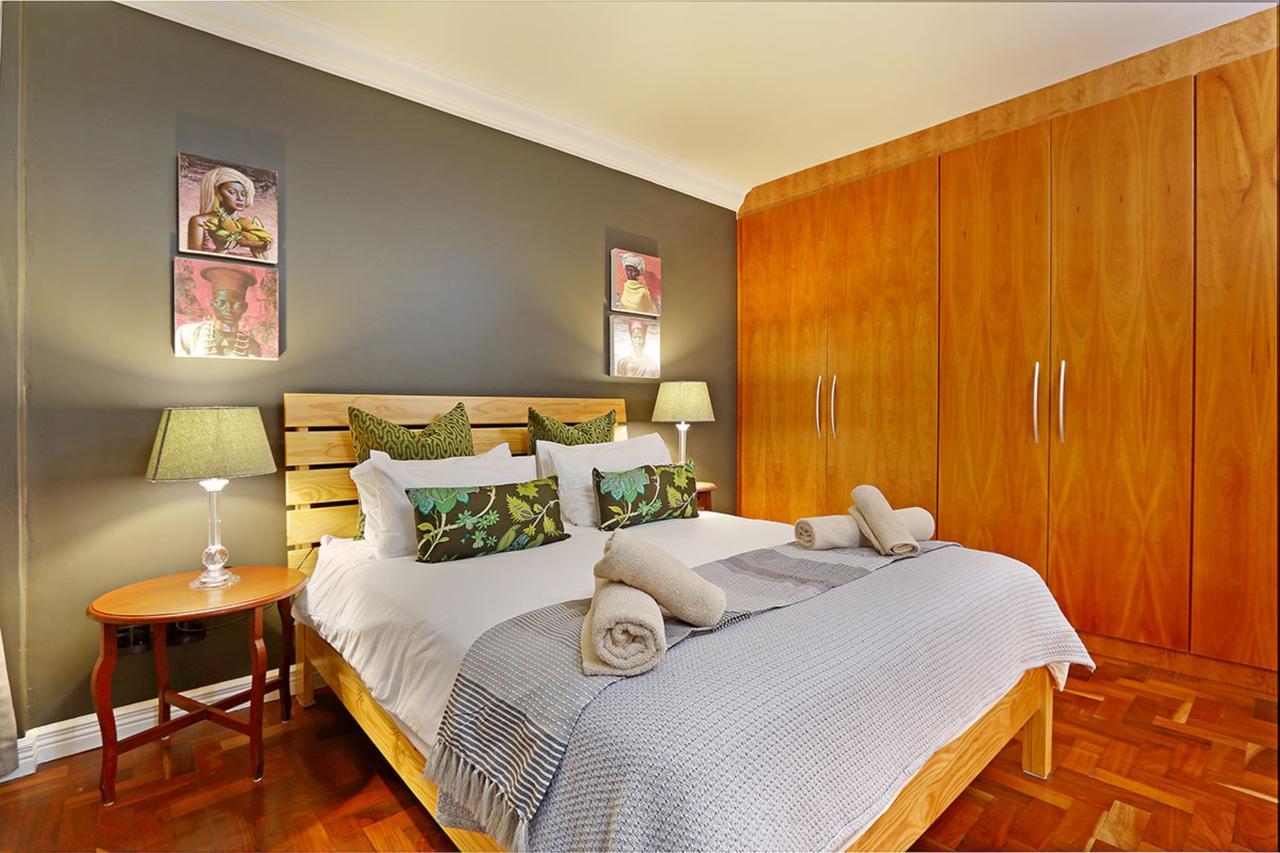 Afribode'S Adenium Beachfront Apartment Cape Town Bagian luar foto