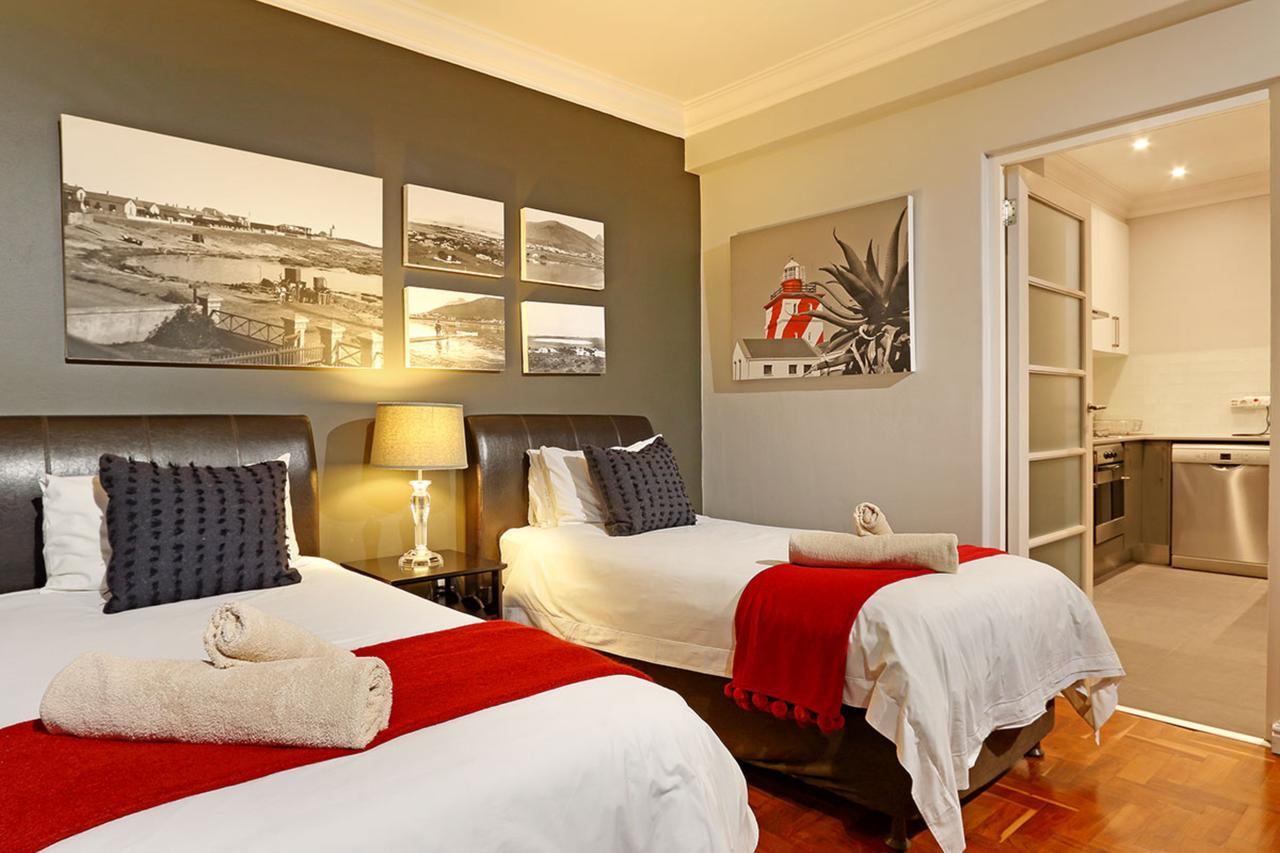 Afribode'S Adenium Beachfront Apartment Cape Town Bagian luar foto